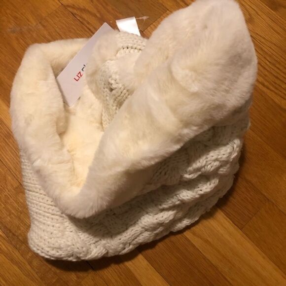 Liz Claiborne winter infinity scarf knit and faux fur cream color OS - Picture 1 of 4